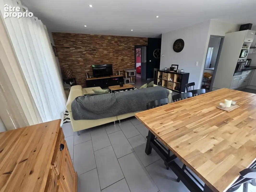 Maison 3 chambres. 103 m2 habitables. Terrain 2000m2 - photo 4
