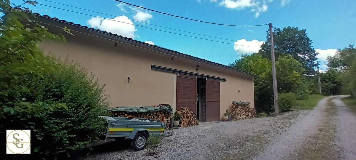   - Maison à CASTELNAU-DE-MONTMIRAL