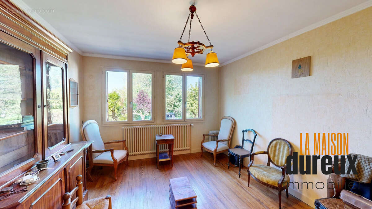 Maison à ARC-LES-GRAY