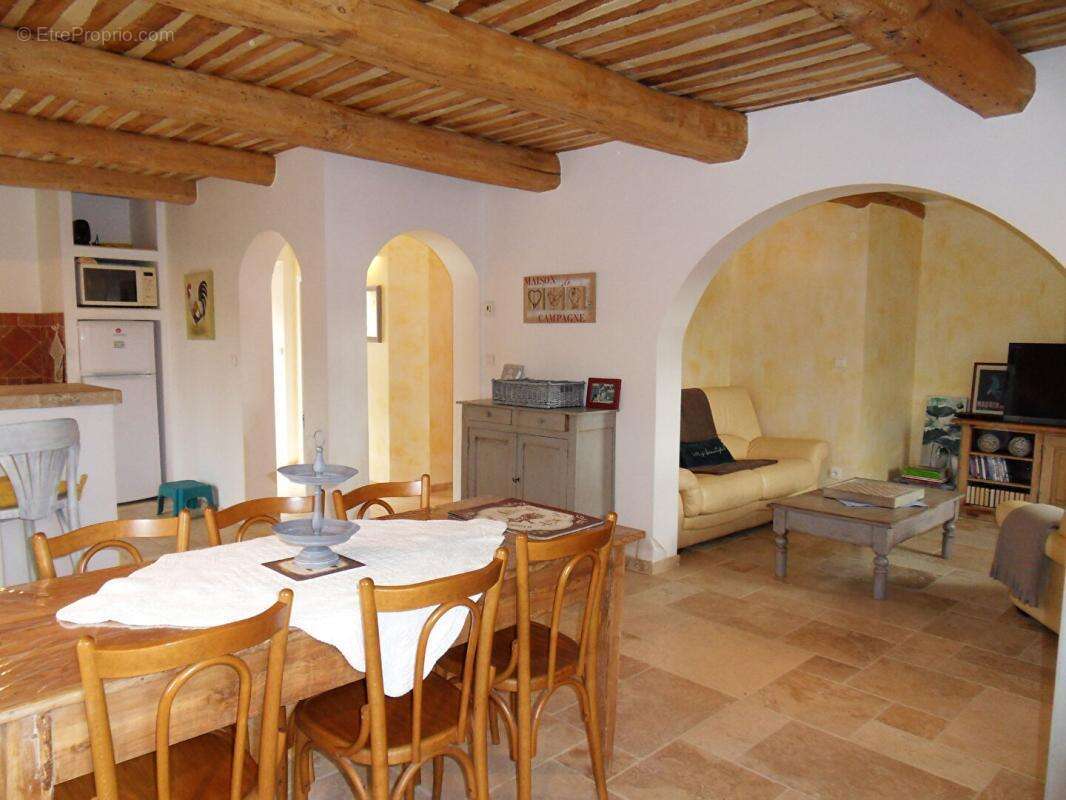 Bâtisse Provençale  10 pièce(s)  de 243,07 m2 - photo 11