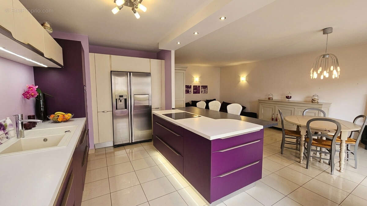 Appartement 4 Pièces 101m2 avec balcons - Quartier Gratte Ciel - photo 3
