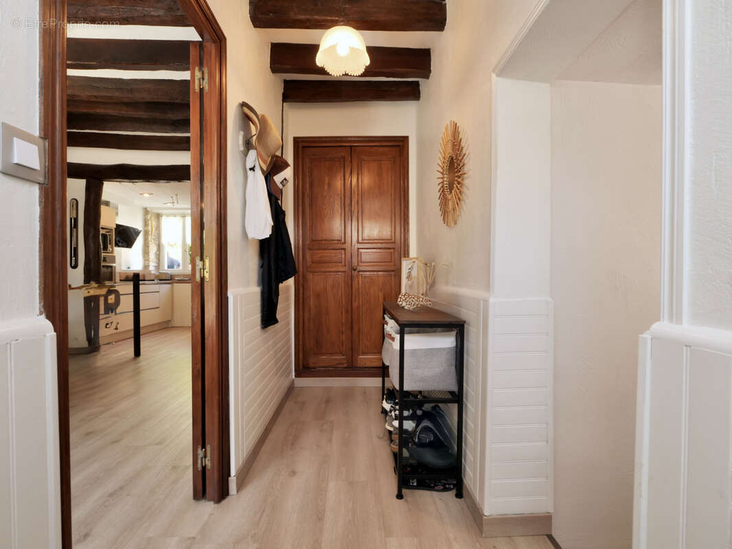 Maison 142 m² à Valence-En-Brie  - photo 6