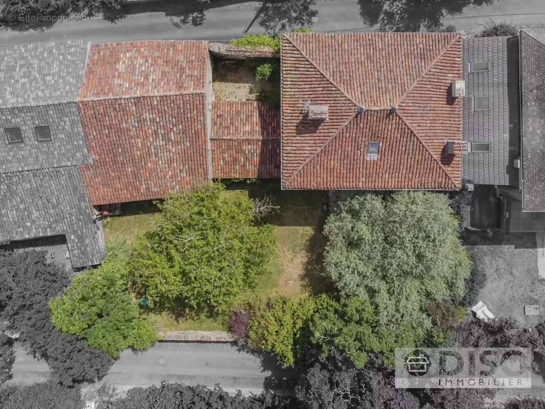 Charmante maison de village avec jardin, grande grange, cour intérieure et chapelle restaurée - photo 26