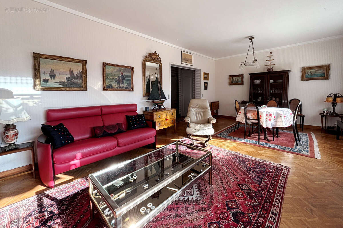 Appartement à MARSEILLE-8E