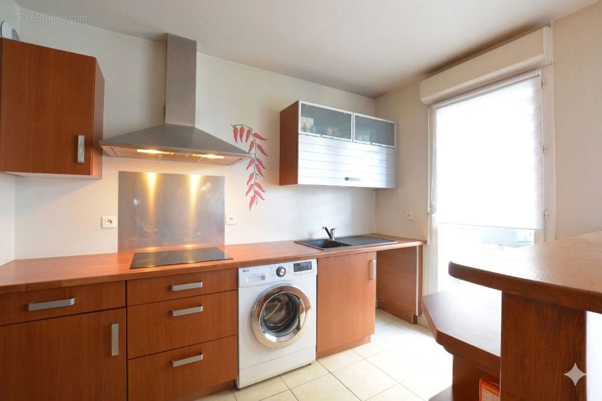 Appartement à COURBEVOIE