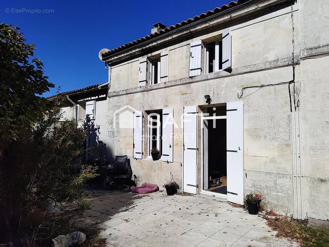 Photo 1 - Maison à NIEUL-LE-VIROUIL