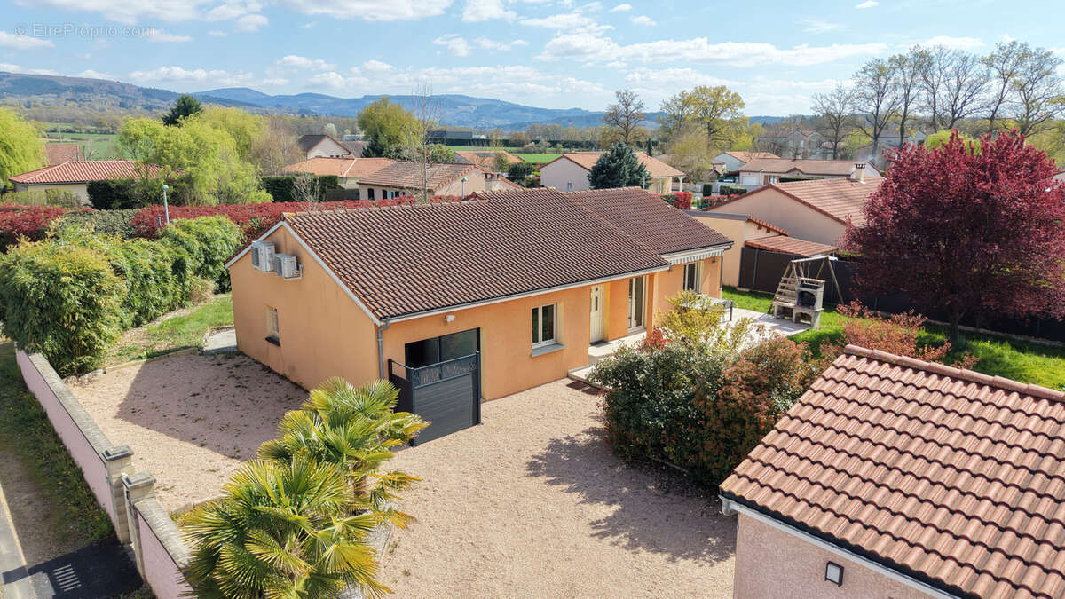 Maison à PUY-GUILLAUME