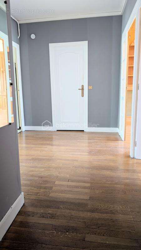 Appartement T3 - Avenue de Royat - photo 2