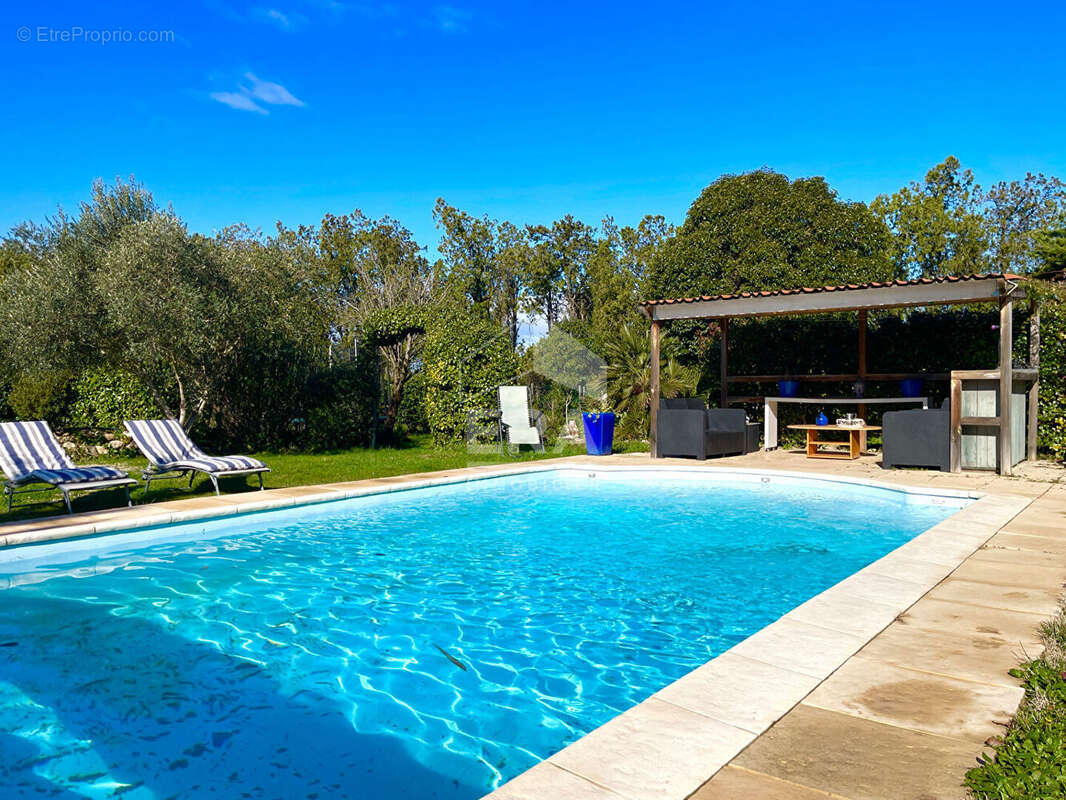 Maison à PERNES-LES-FONTAINES