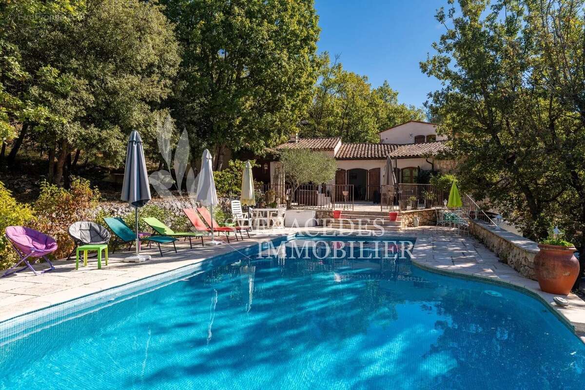 Maison à SAINT-CEZAIRE-SUR-SIAGNE