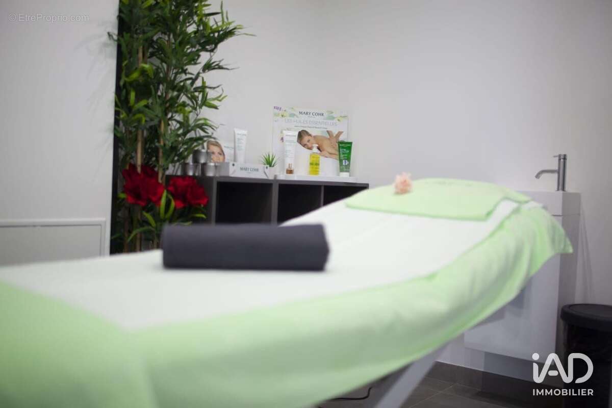 Photo 3 - Commerce à MONTEVRAIN