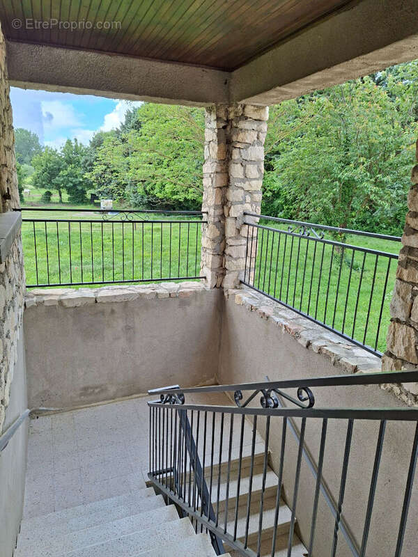 Maison  de caractère en pierre  200m²  sur parcelle 15725m²  CRUAS 07350 - photo 12