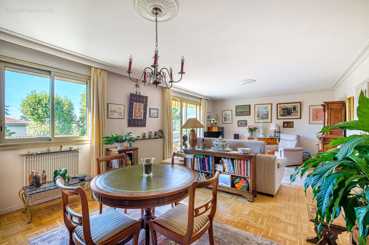 Appartement à TASSIN-LA-DEMI-LUNE