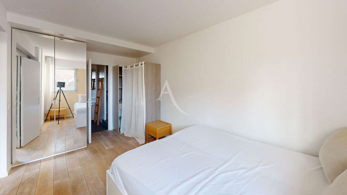 Appartement à PARIS-10E