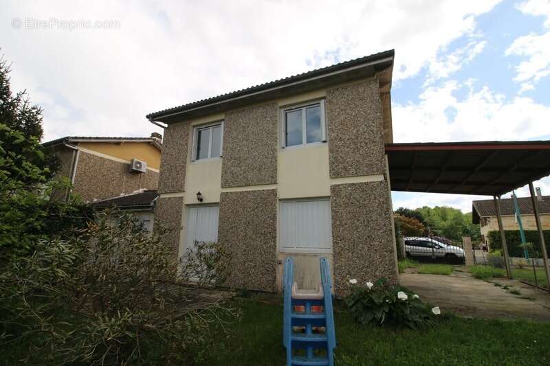 Maison à SAINT-SULPICE-DE-FALEYRENS