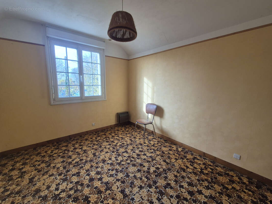 Maison à SAINT-JEAN-PIERRE-FIXTE