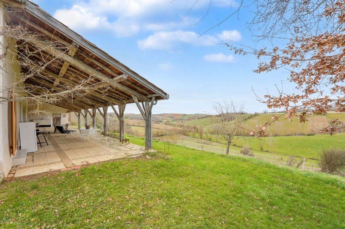 Maison à CASTELNAU-PICAMPEAU