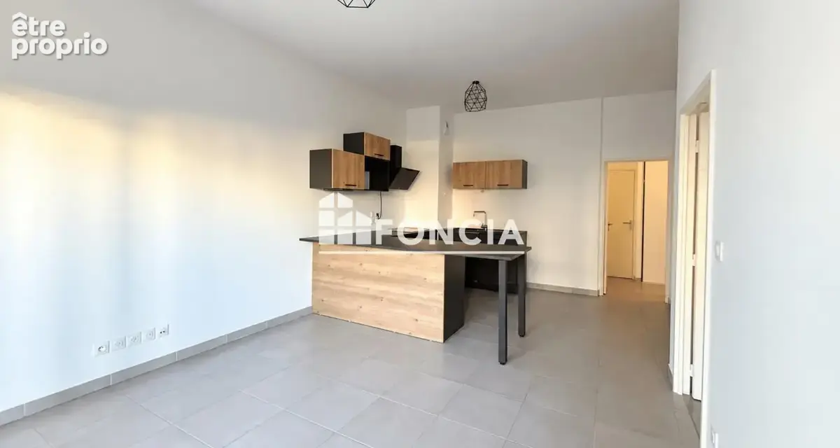 À vendre - villefranche-sur-saône – t2 récent avec balcon sur cour et box fermé - photo 2