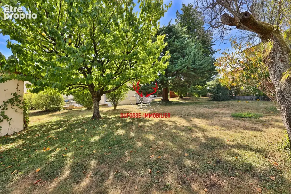 Photo Terrain à Saint-Genis-Laval au prix de 755 500€