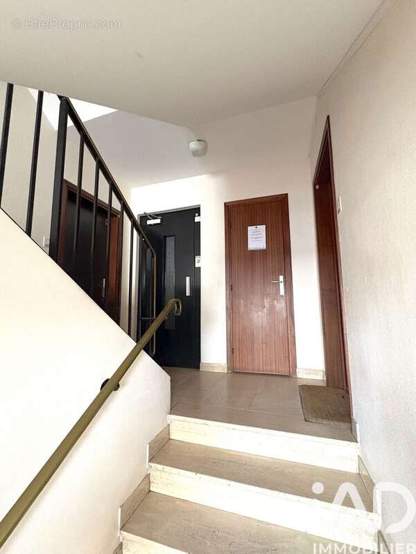 Photo 8 - Appartement à LIVRY-GARGAN