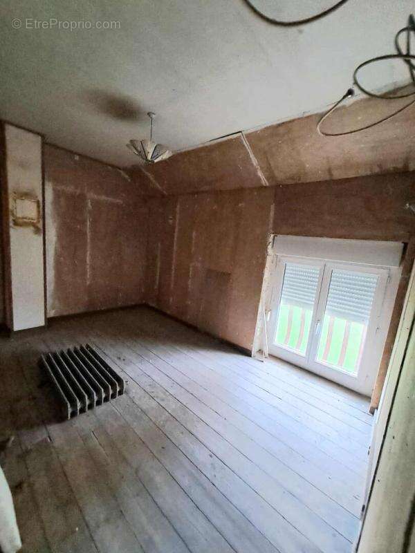 Maison à COUCY-LA-VILLE