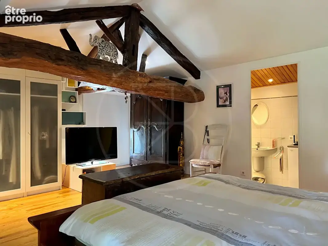 Belle maison en pierre dans un village paisible - photo 13