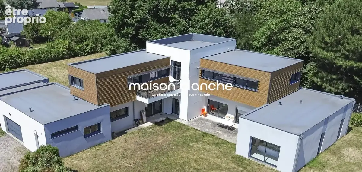 Maison à FENEU