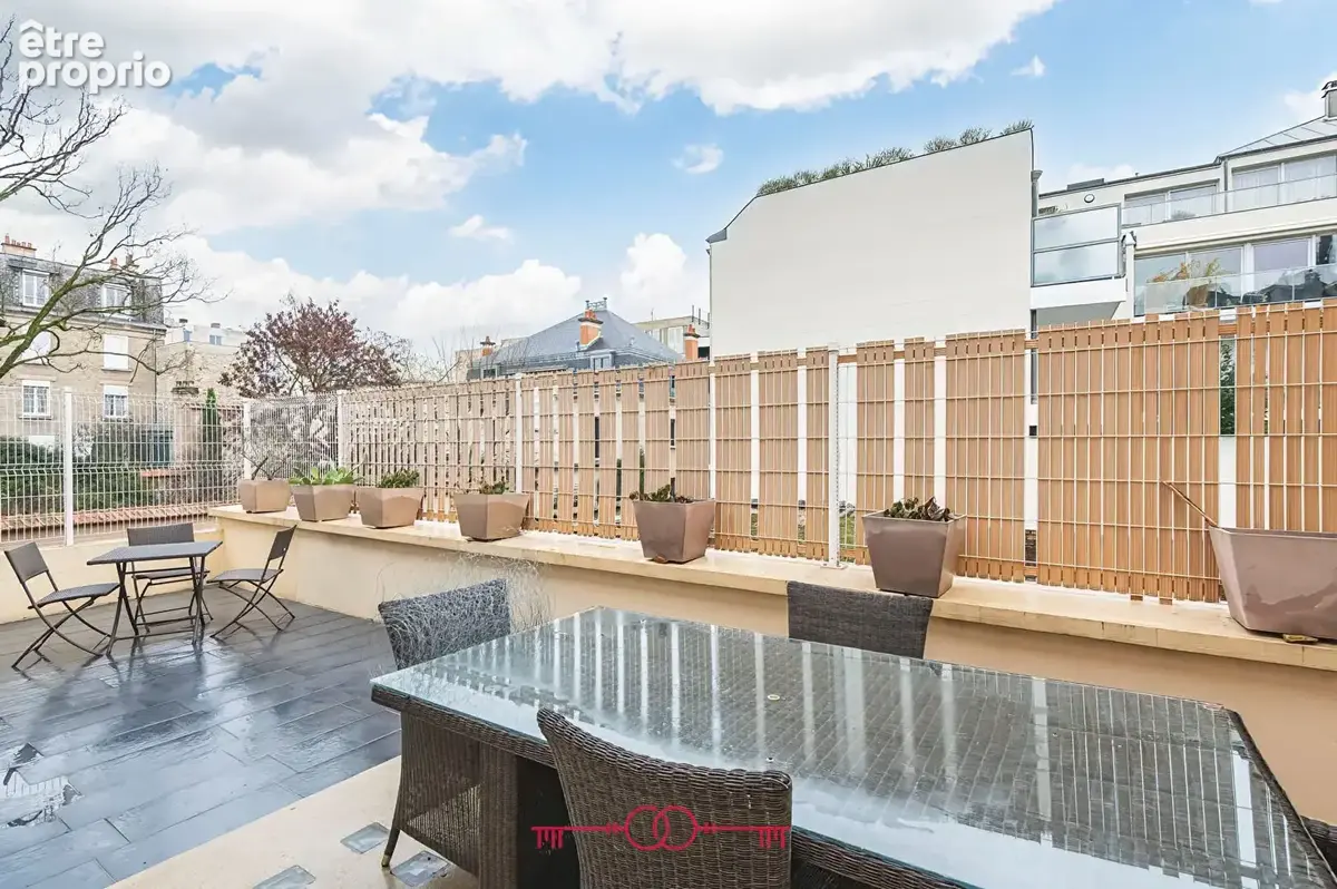 A vendre - en exclusivite - maison de caractere en hyper centre secteur cathedrale - photo 3