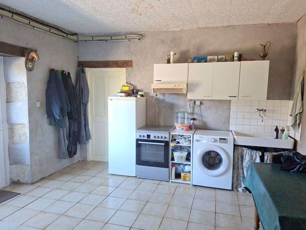 Propriété Corps de ferme SAINT DENIS DE GASTINES (53) - photo 8