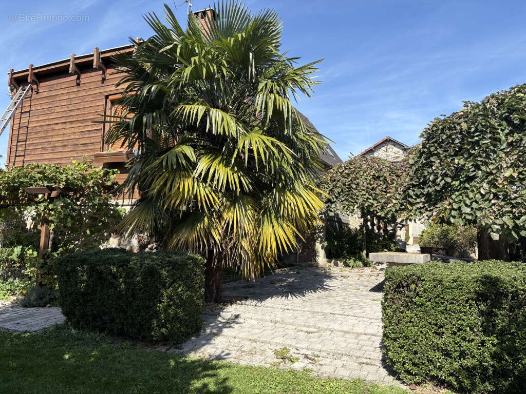 Maison à ARNAC-POMPADOUR