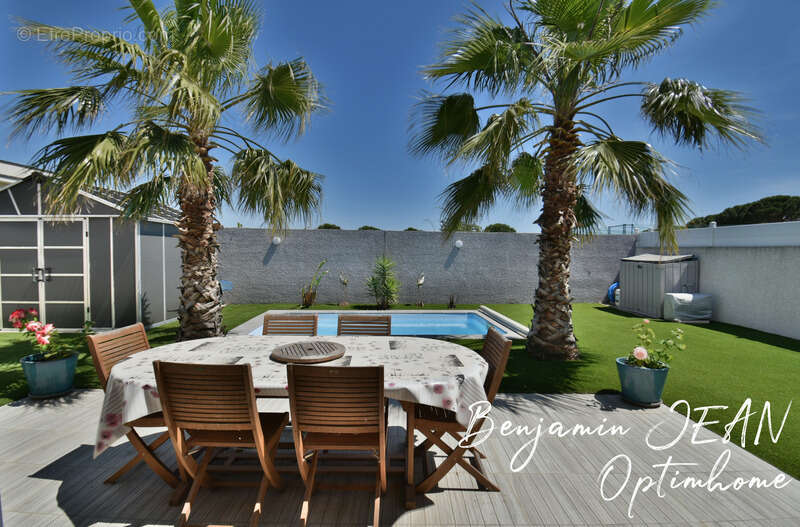 Maison récente de plain-pied avec piscine et extérieur paysagé - photo 5