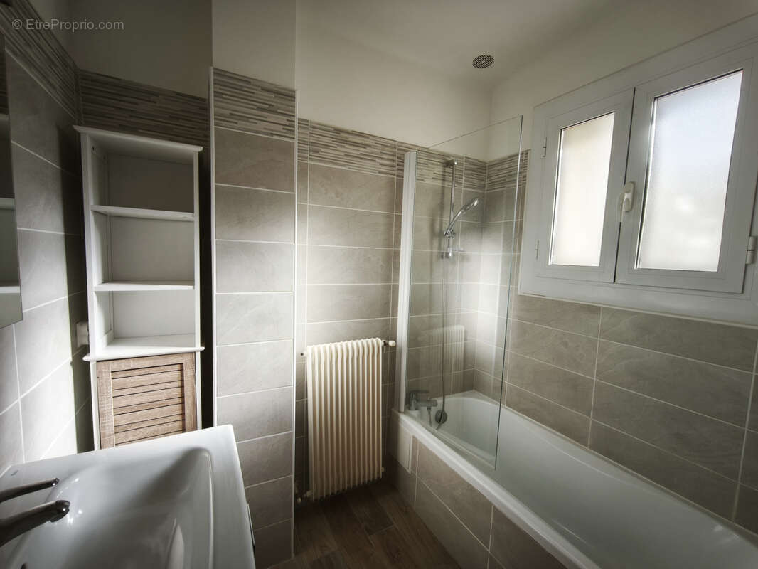 Maison à SAINT-LAURENT-DE-LA-SALANQUE