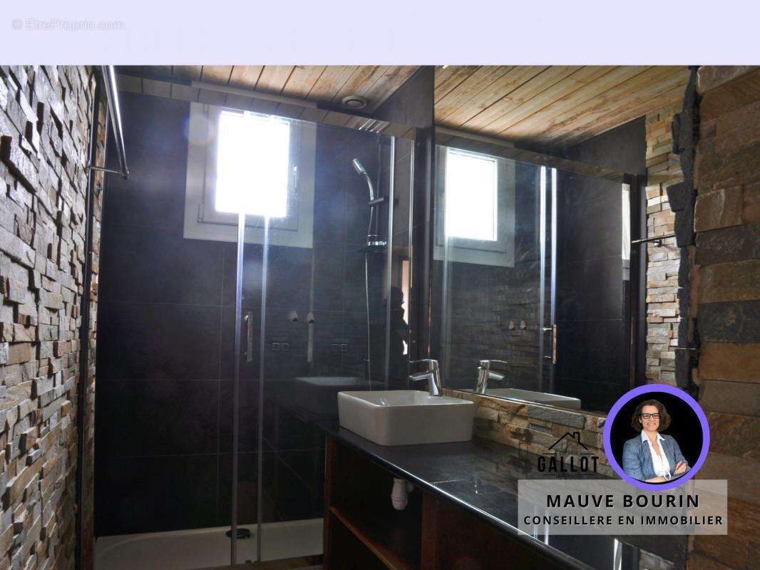 Maison à LOCQUELTAS