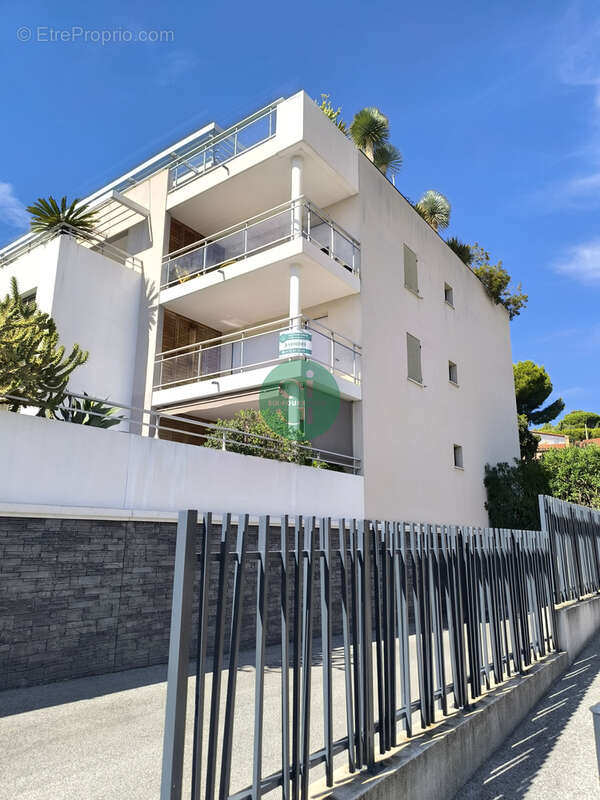 Exclusivite - elegant t3 avec terrasse, box - six fours les plages - photo 22