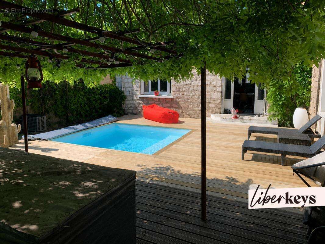 Maison 127m² avec piscine, jardin, terrasse, sous-sol et double parking à Gagny - photo 14