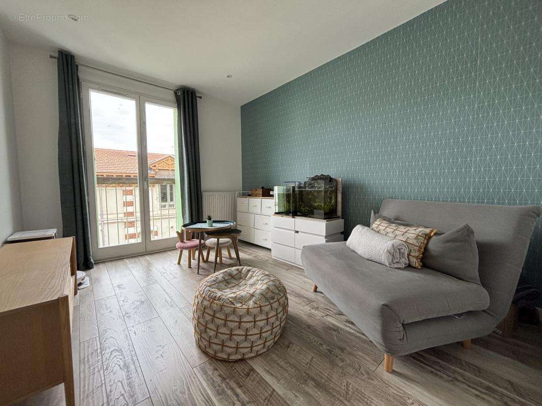 Appartement à BOURG-DE-PEAGE