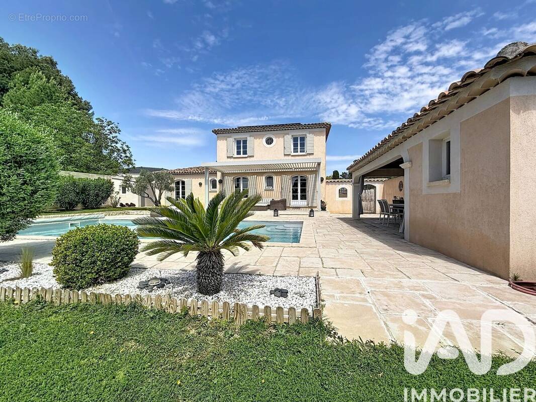 Photo 1 - Maison à SALON-DE-PROVENCE