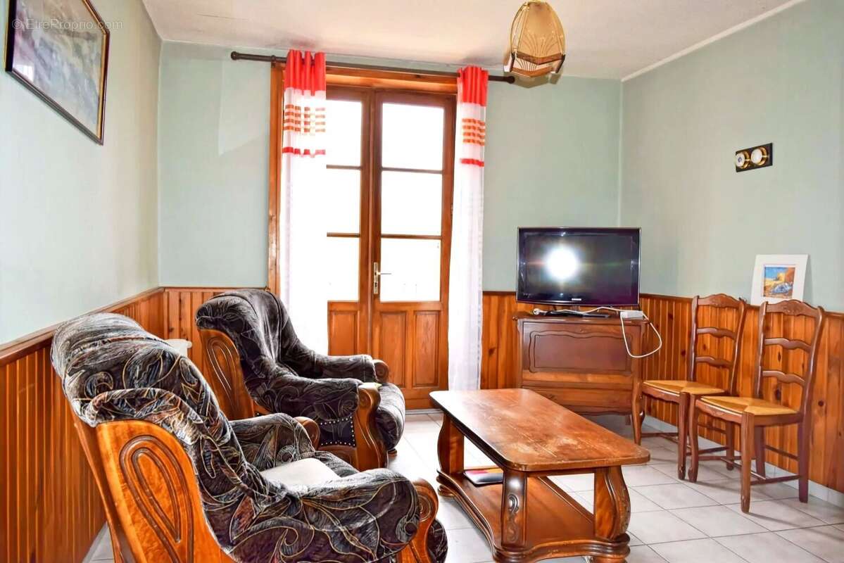 Maison à SAIL-LES-BAINS