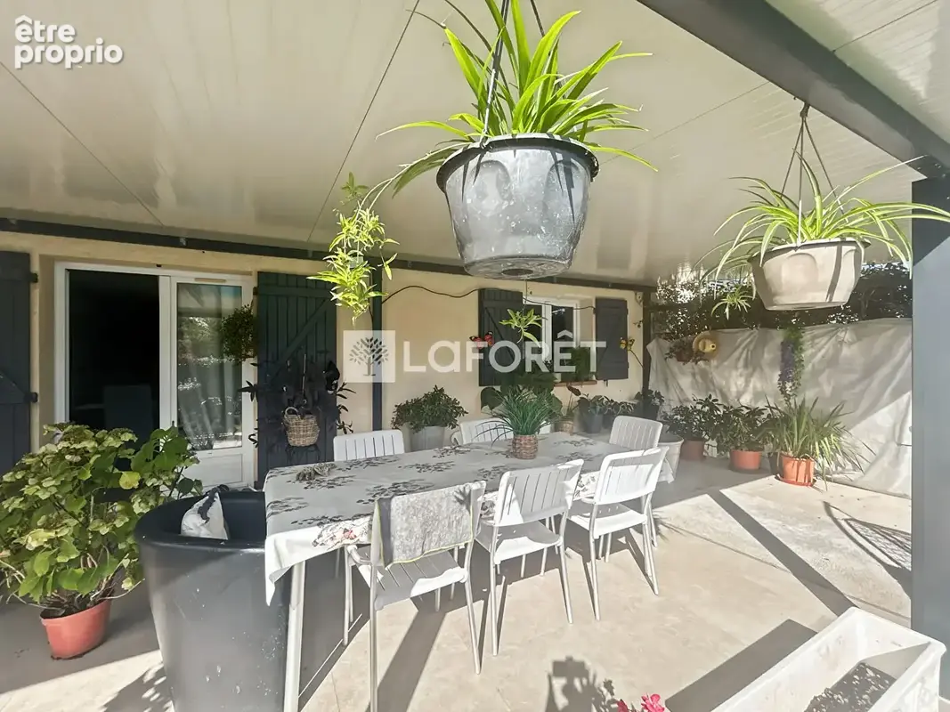 Maison à vendre à Moissac - 5 chambres avec piscine et garage - photo 11