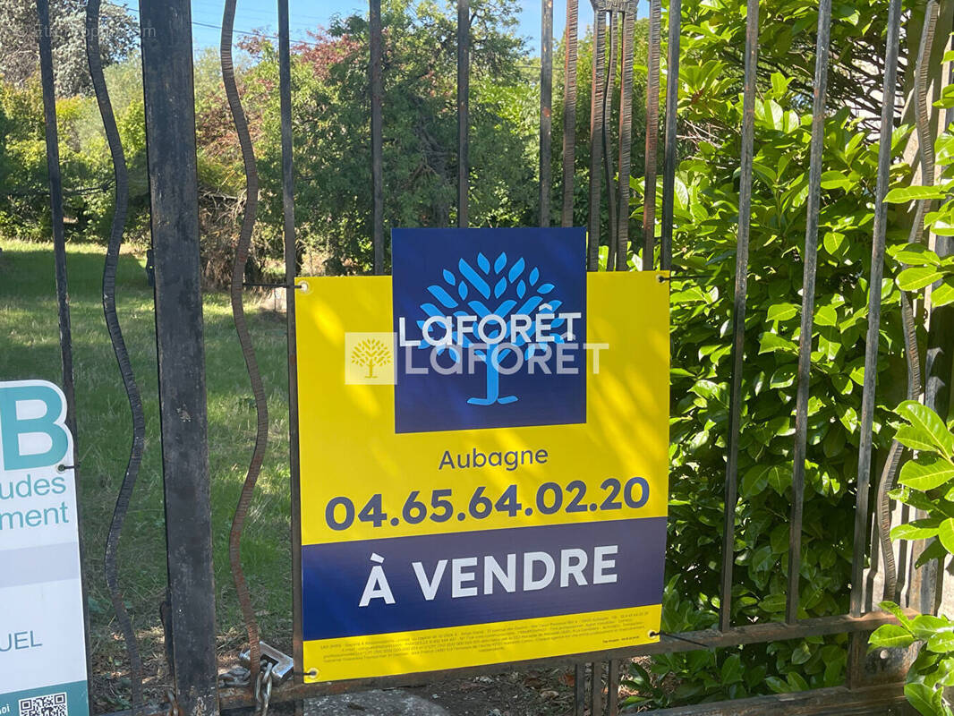 Terrain à LA PENNE-SUR-HUVEAUNE