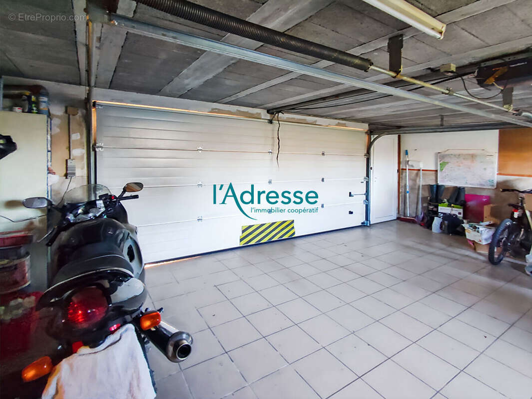 Maison à MONTREVAULT