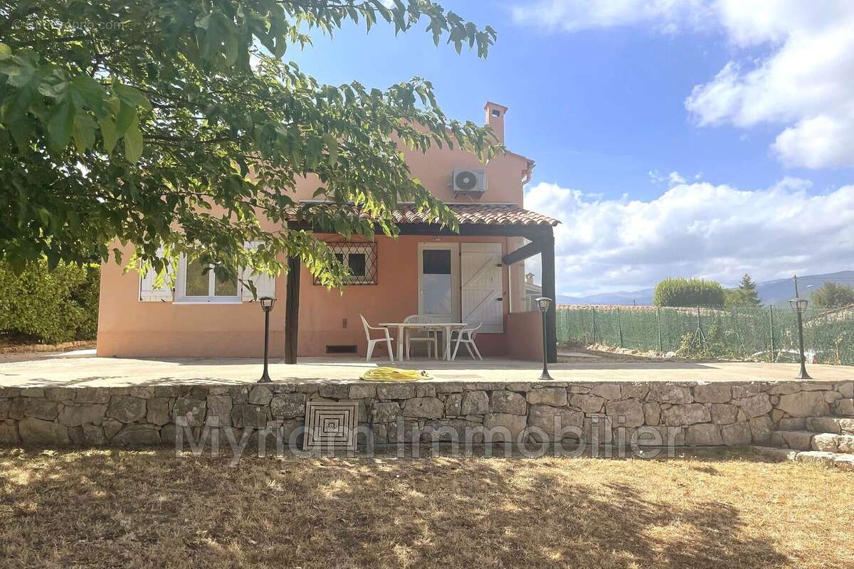 Maison à SAINT-CEZAIRE-SUR-SIAGNE