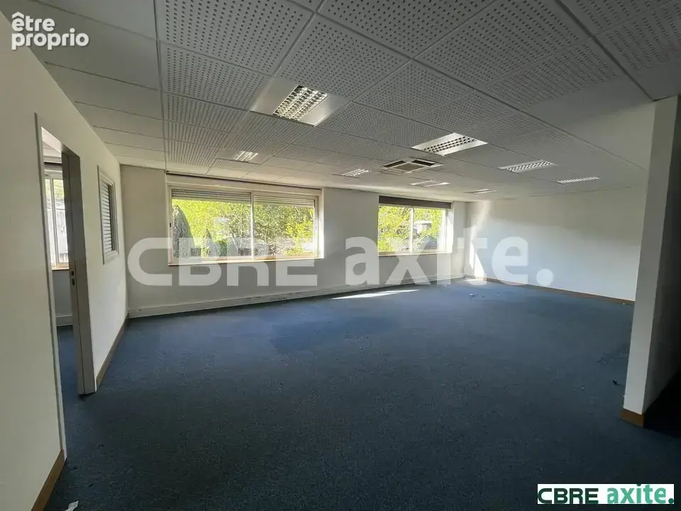 Commerce 374 m² à Bourgoin-Jallieu  - photo 6