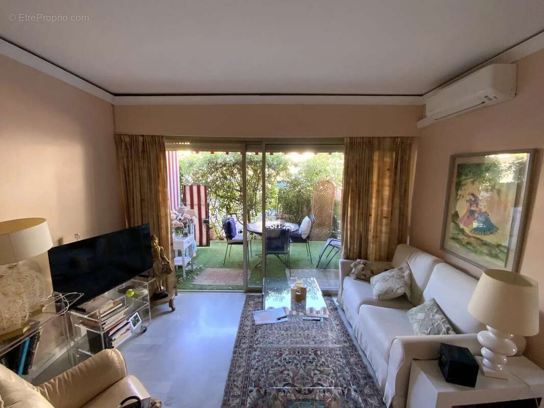Appartement à ROQUEBRUNE-CAP-MARTIN