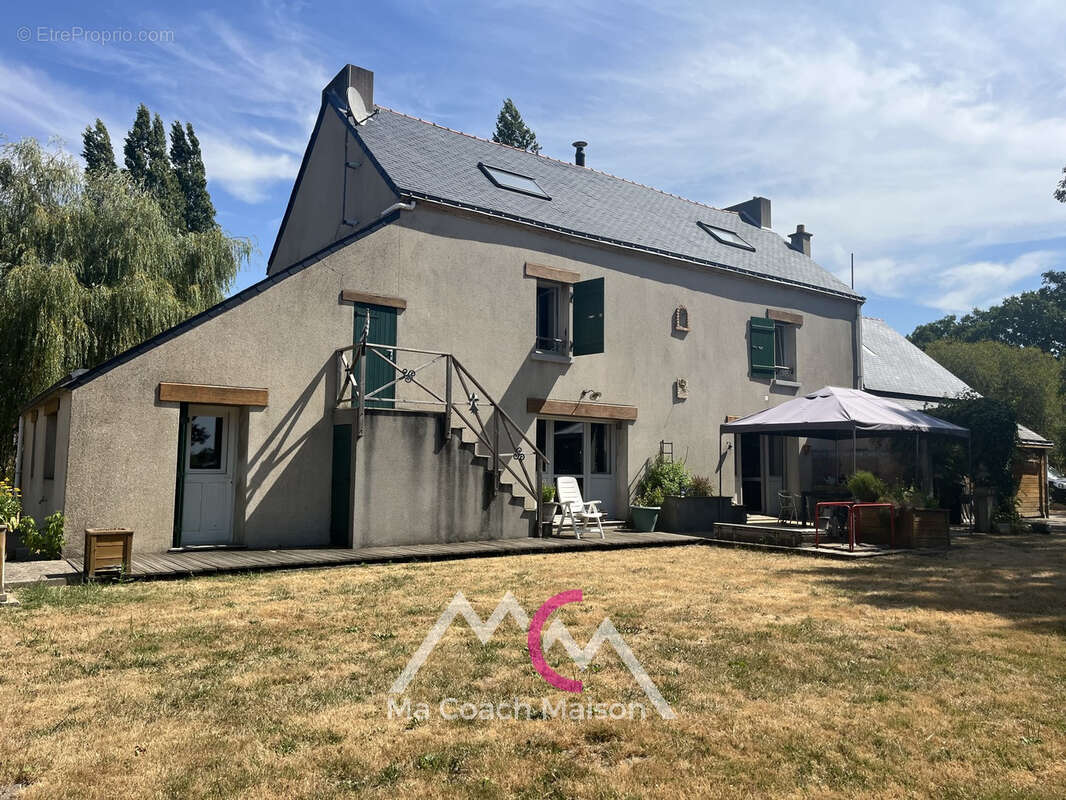 PONTCHATEAU en village, maison avec beaux volumes - photo 15