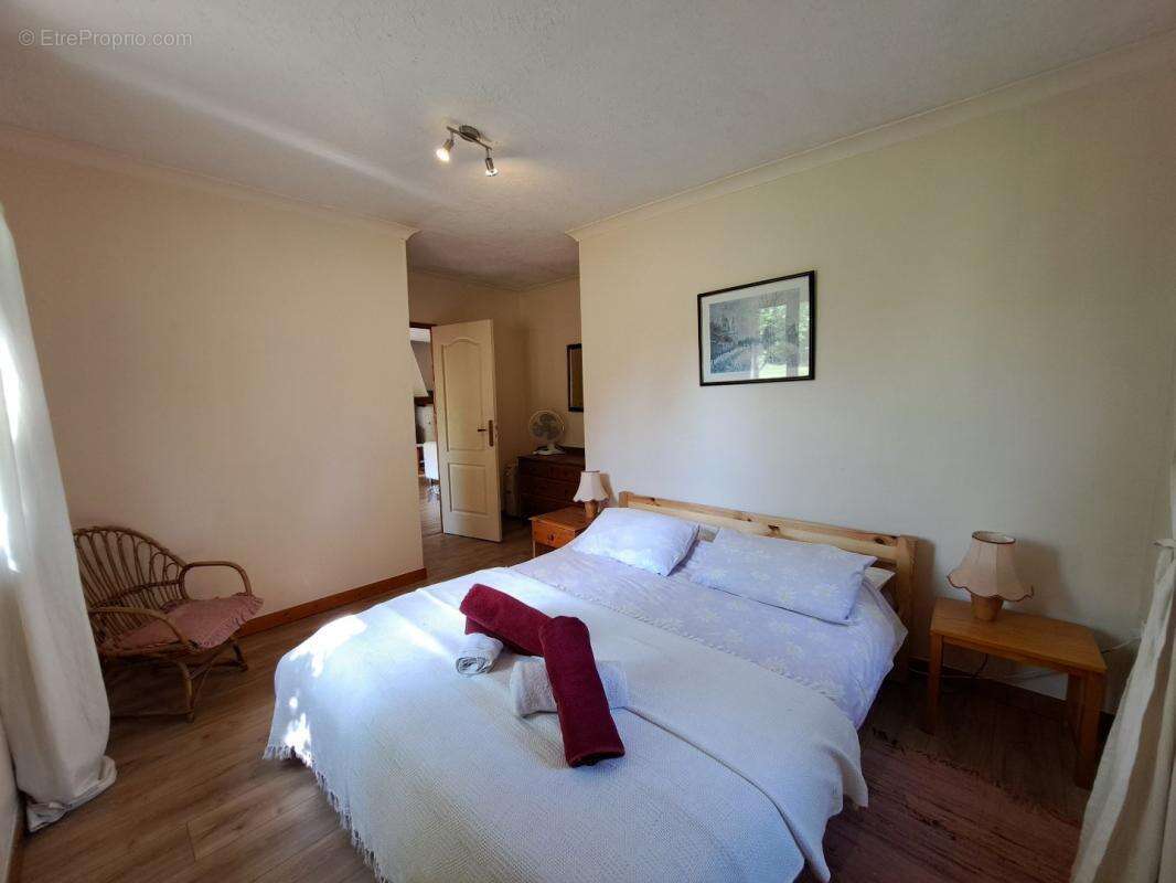 Maison à SAINT-PIERRE-DE-JUILLERS