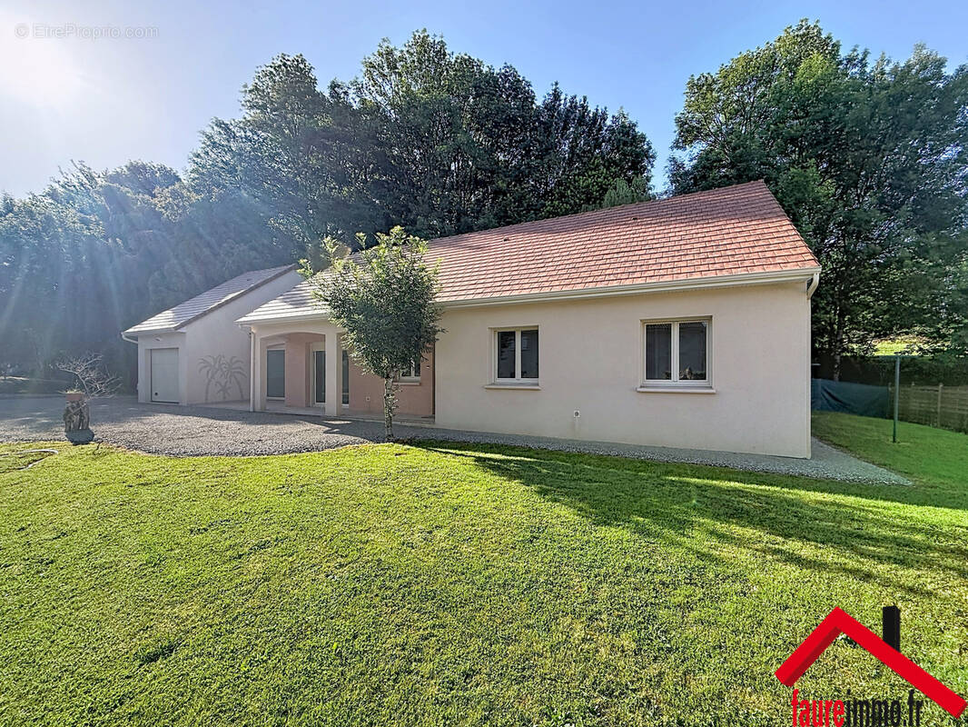 Maison à OBJAT