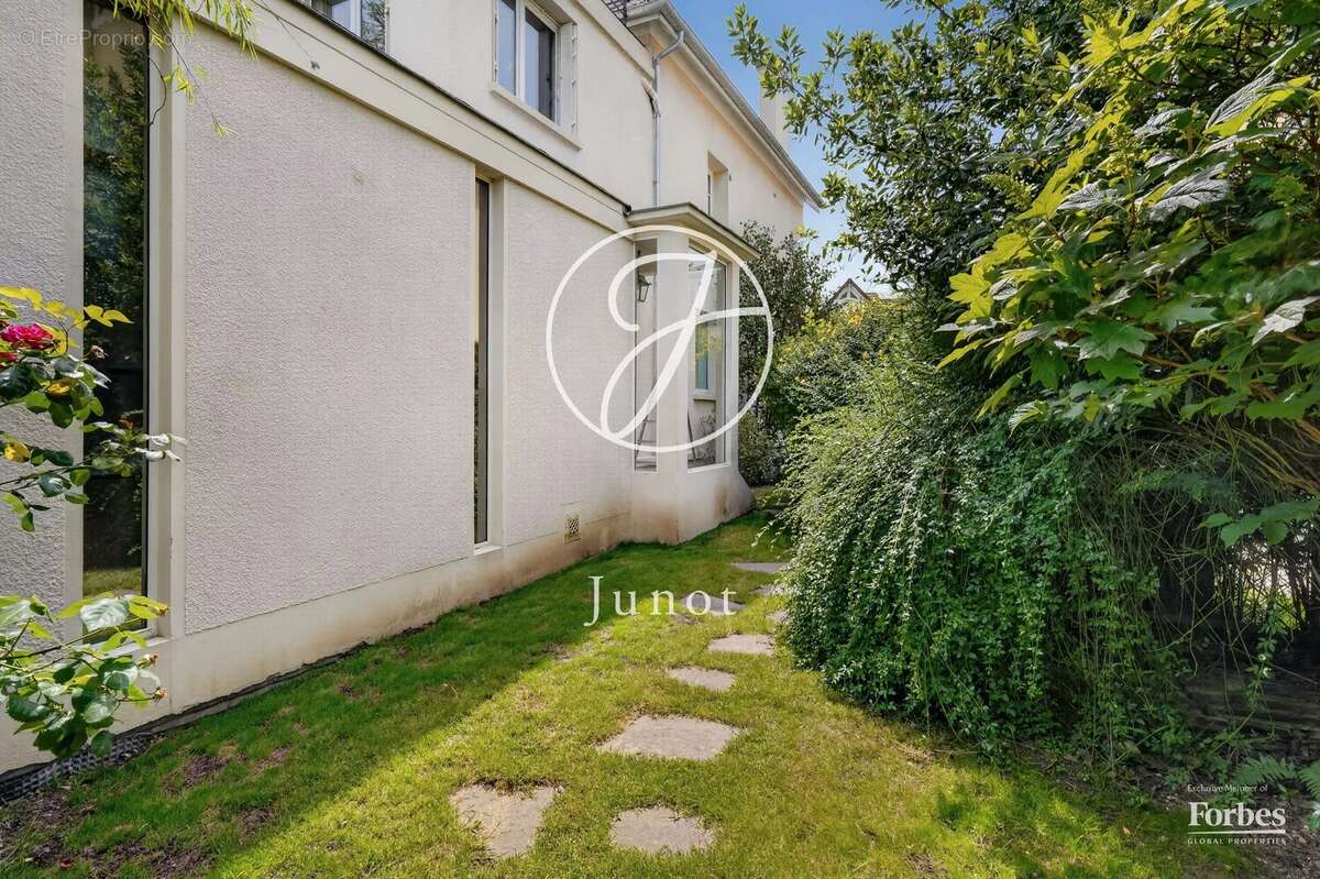 Maison à GARCHES