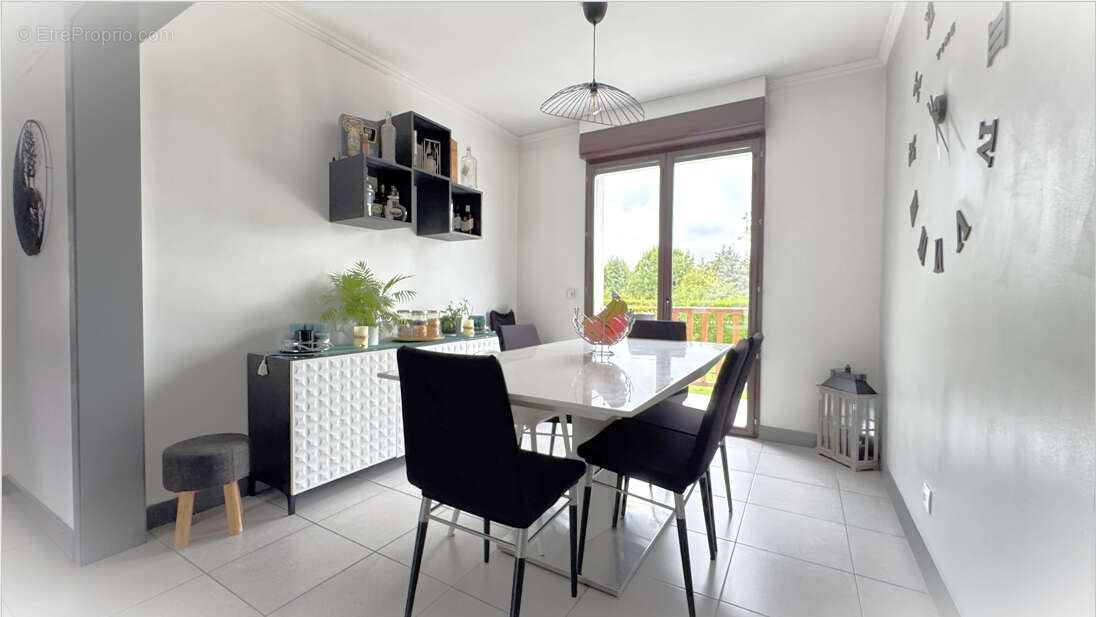 Maison à ADAINVILLE