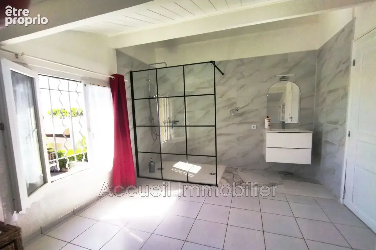 Appartement 3 pièces 70 m² à vendre à Le Grau-Du-Roi (30240) - photo 7